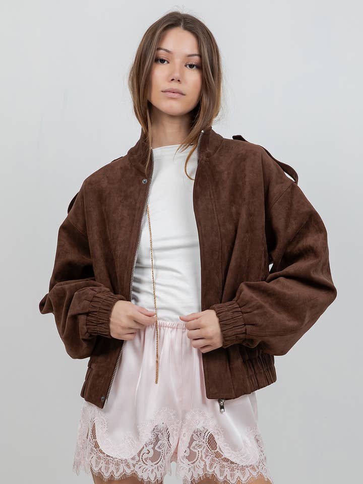 BLOUSON BOMBER EN DAIM - MARRON pour la vente par Whiteroom+Cactus