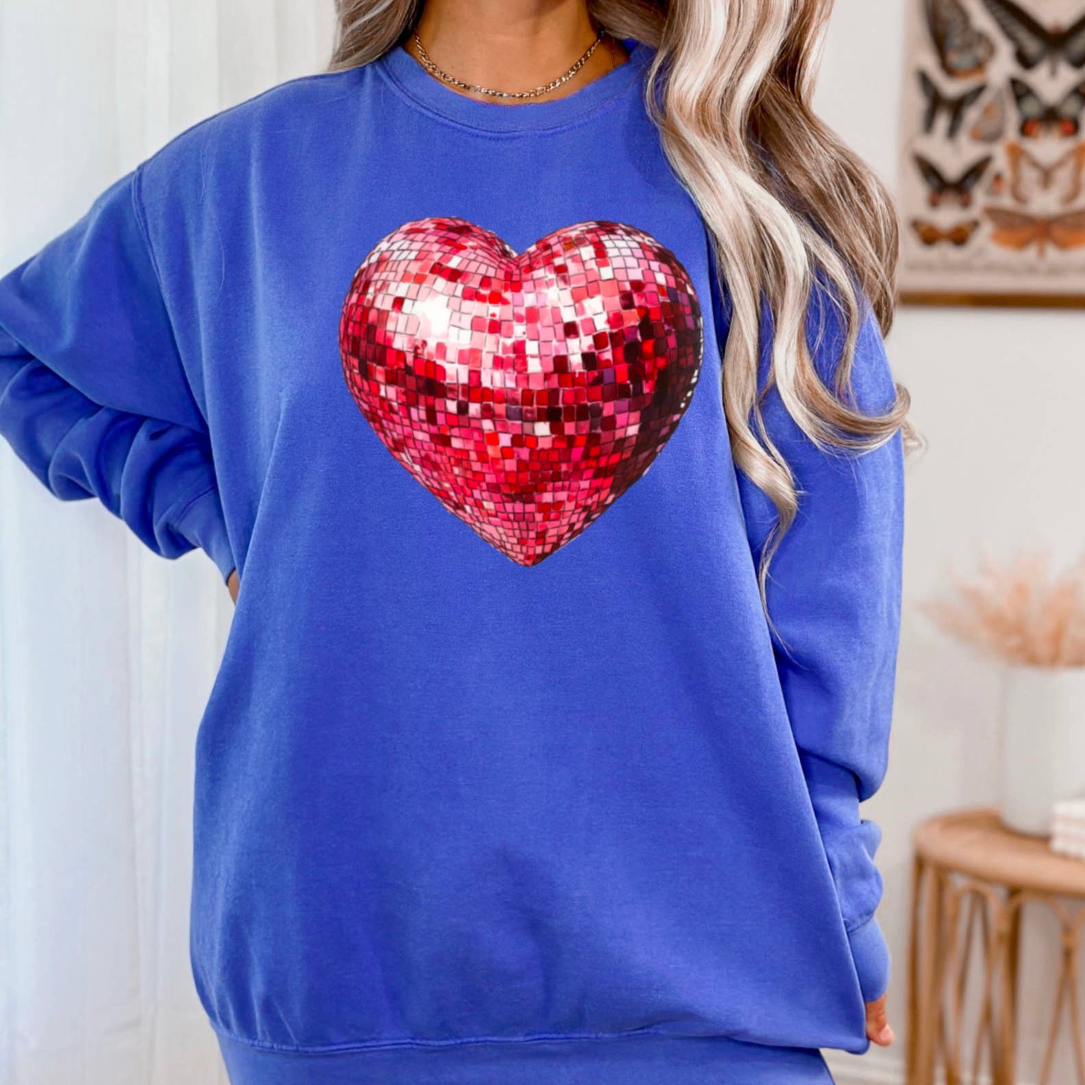 Shoppe SHC – Camisola gráfica - Mulher por atacado – Camisola com Bola de Espelhos em Forma de Coração | Camisola com Impressão em Serigrafia8