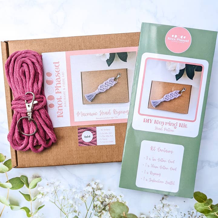 Kit porte-clés cœur en macramé pour la vente par Knot Phased