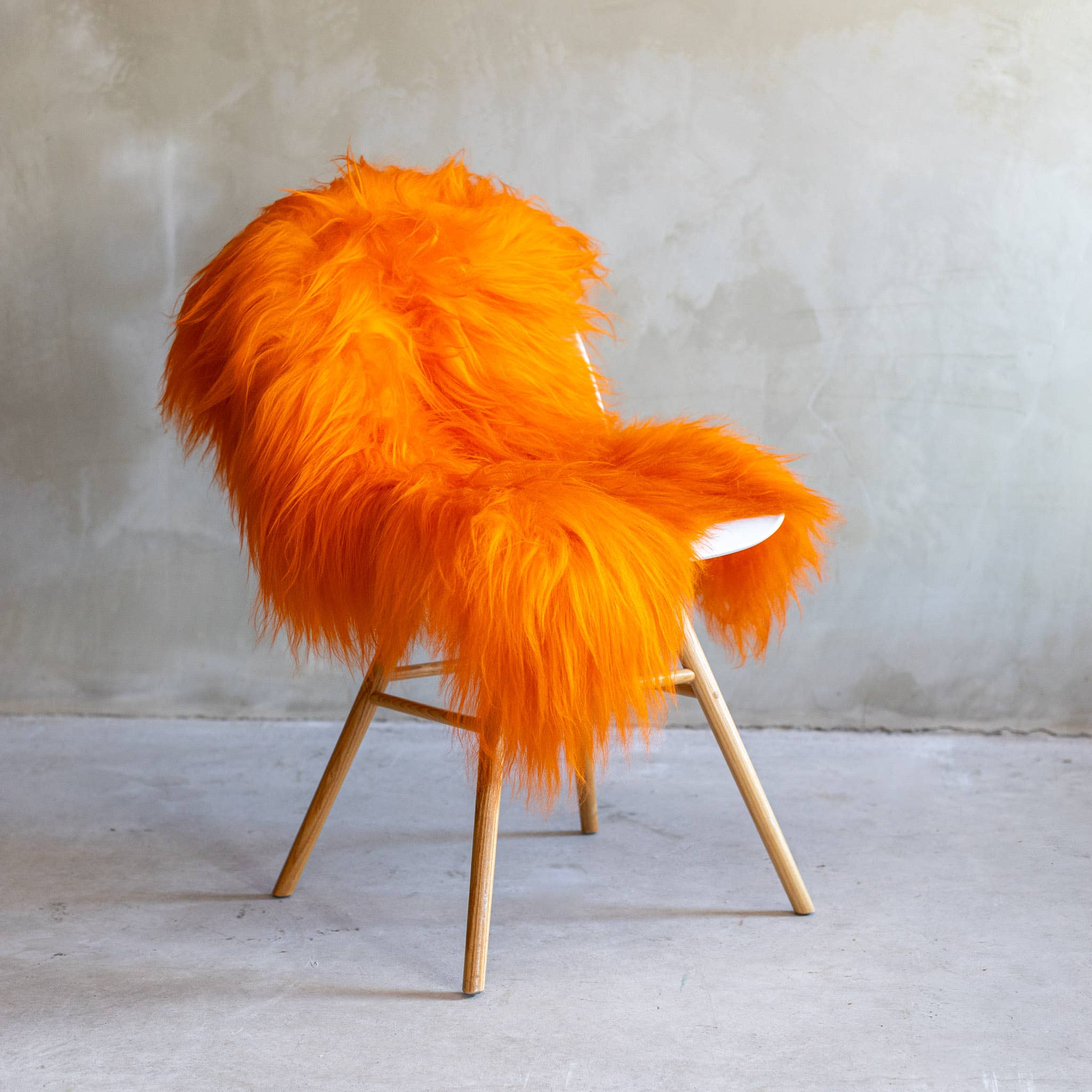 Van Buren - Wholesale Chair - Icelandic sheepskin dyed | 16 colors10