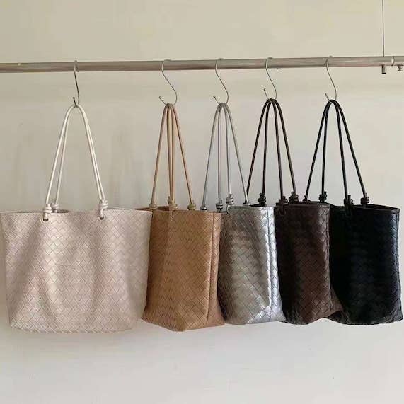 Bolsa tote de couro microfibra trançada com nécessaire por atacado de Pretty Persuasions
