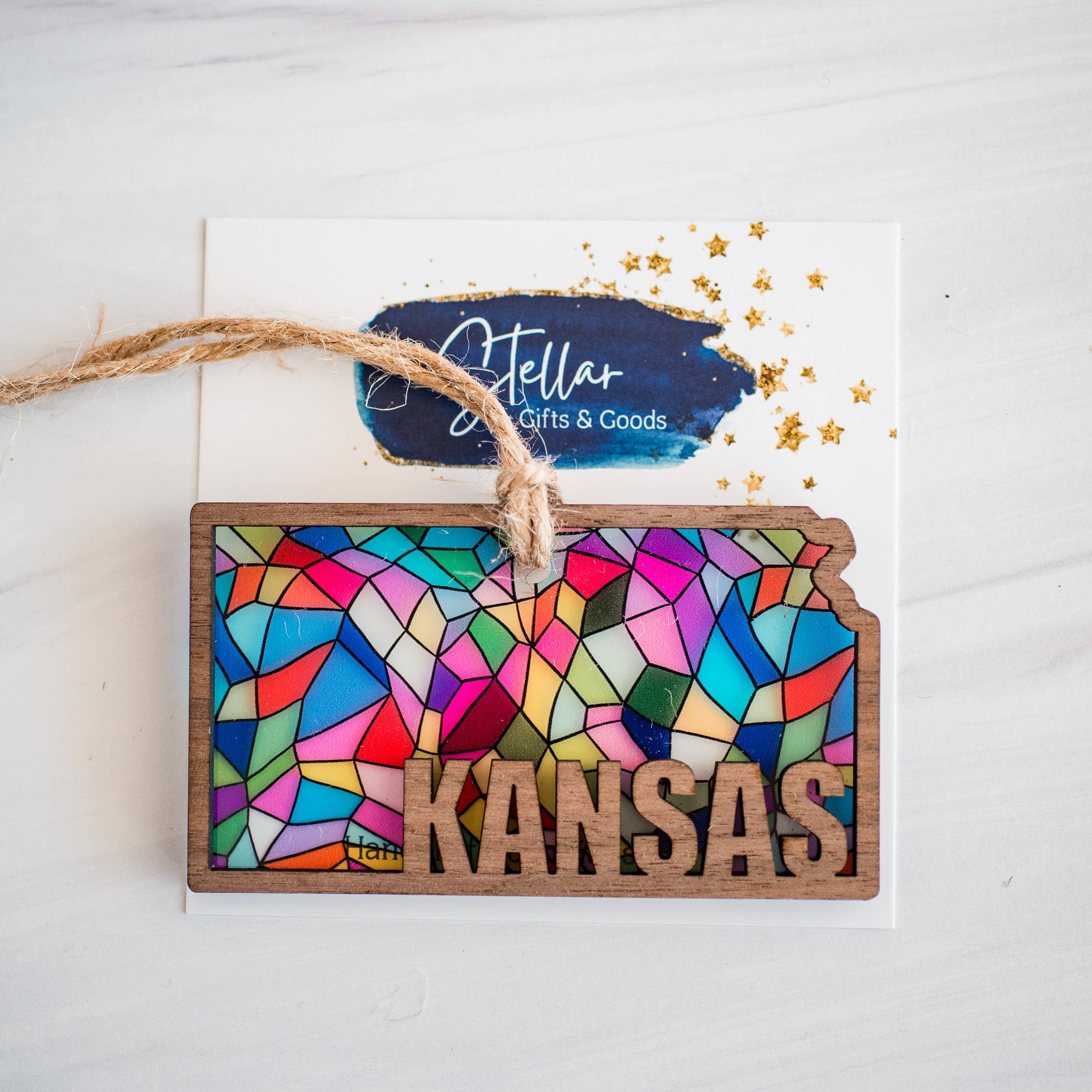 Stellar Gifts & Goods Wholesale - Vente Objets de décoration - Ornements - Vitrail Fête d'État - Noël Local22