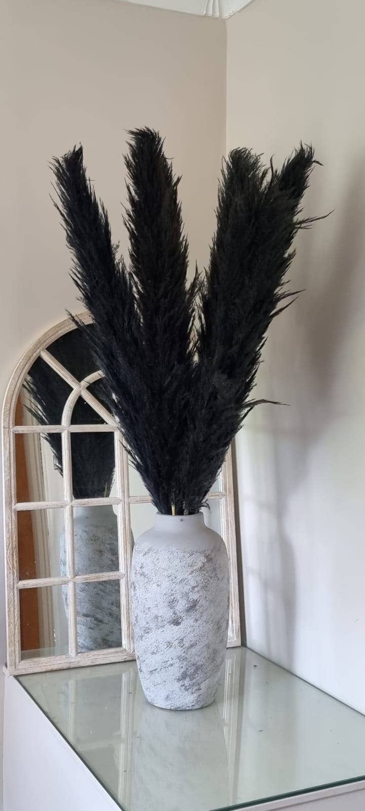LoveProducts Ltd – wholesale Dried/pressed flowers – Pampas Grass Large black Fluffy Dried pampas arrangement0