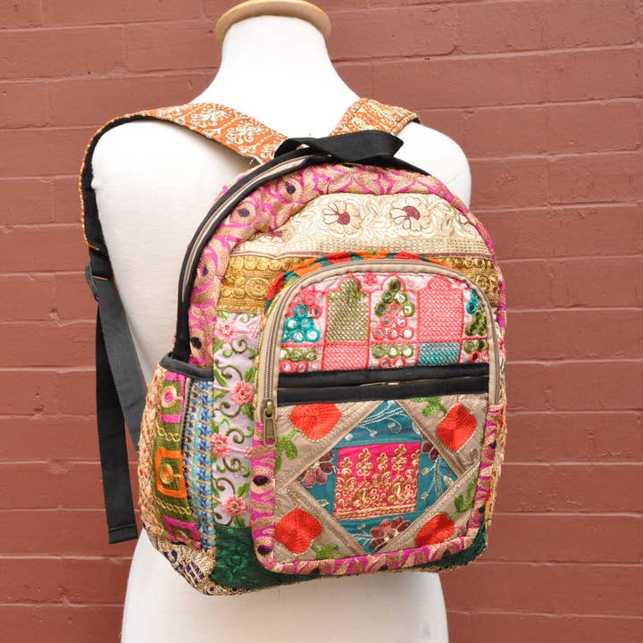 Mochila única de estilo bohemio adornada con camelia para venta al por mayor de Zumki