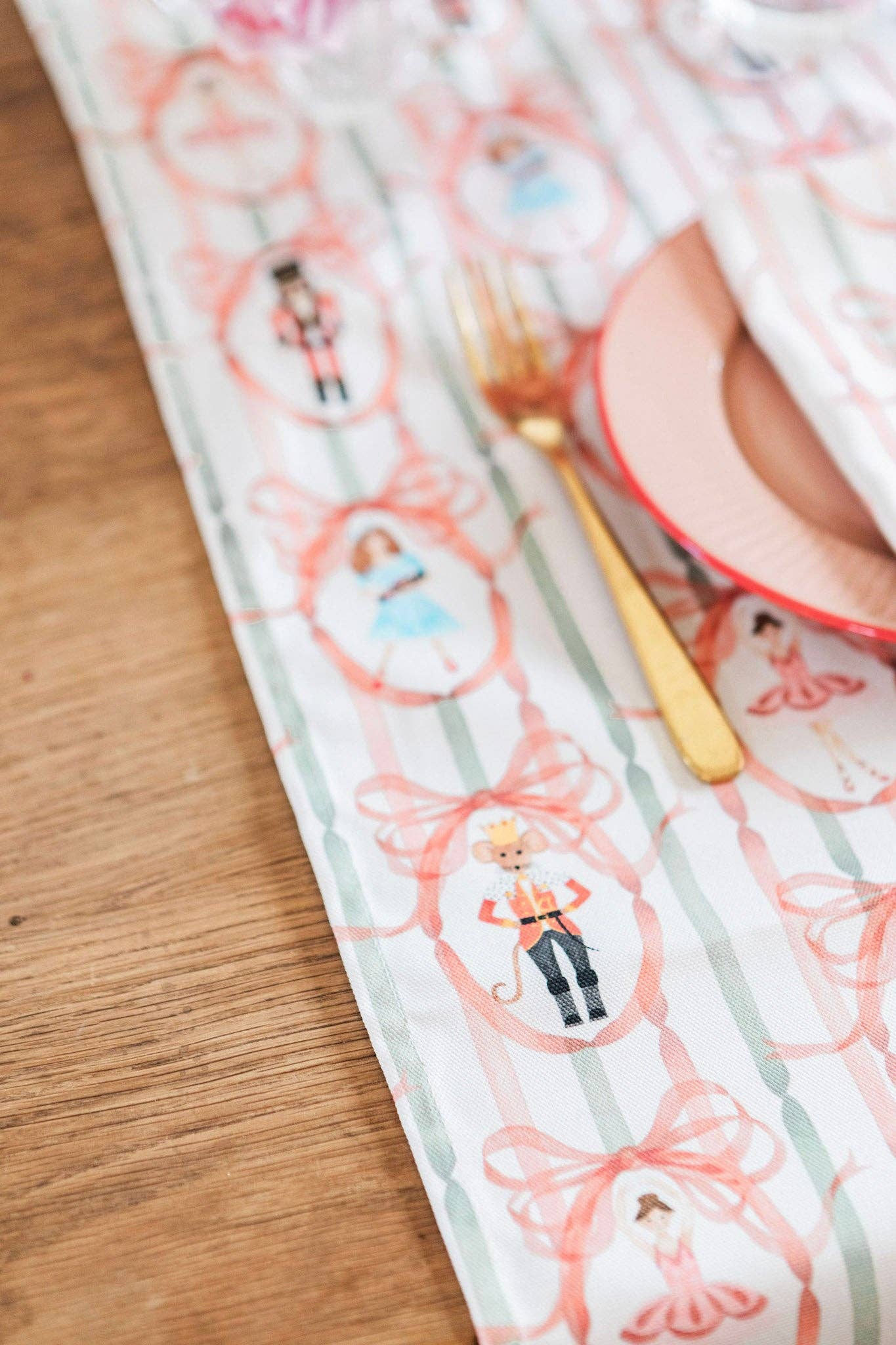 Pintail Candles | Avalon Home – wholesale Table runner – Candied Nutcracker Table Runner1