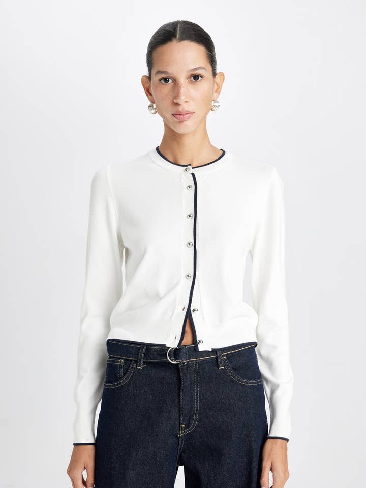 Smart Look Cardigan med rund hals for engroshandel hos Virtue Trade