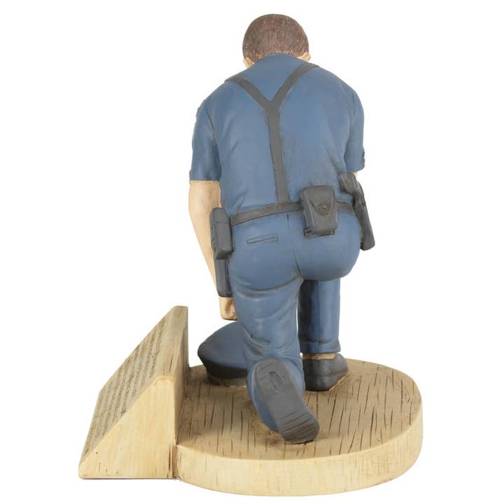 Dicksons - Wholesale Decorative Figurine - Figurine Police Officer's Prayer1