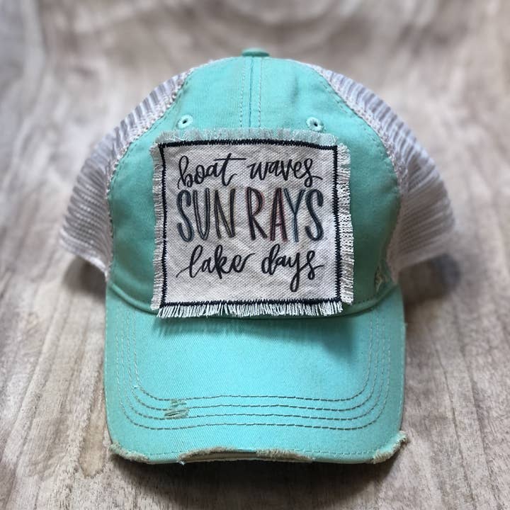 Bootswellen, Sonnenstrahlen, See-Tage, beunruhigter Hut für den Großhandel von Joetta Marie