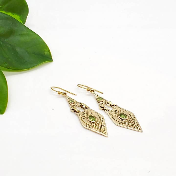 Baizaar - Wholesale Dangle Earrings - Brass Etched Peridot Dangle Earring