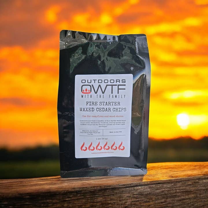 Outdoors With The Family - Venta al por mayor Encendedor - Virutas de Madera Enceradas para Encender Fuego - Bolsa de 1lb (48 Unidades)