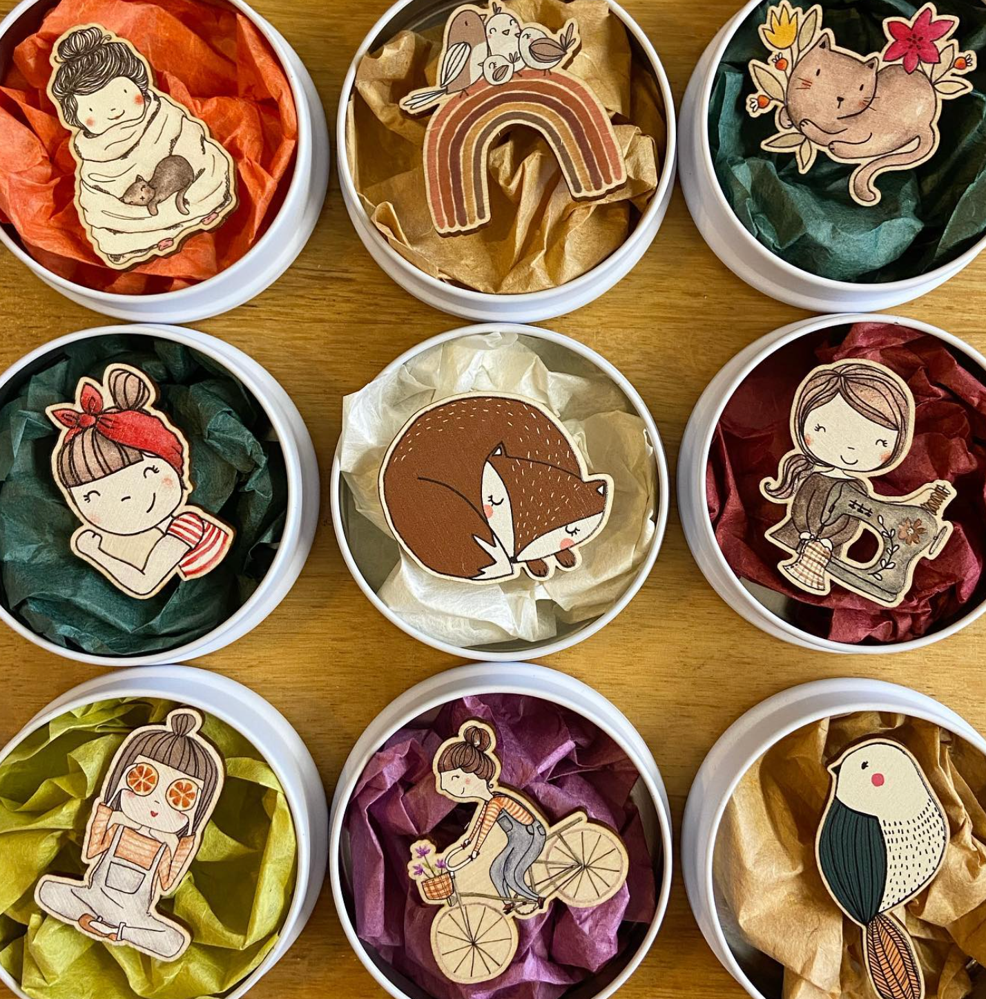 Bodesigns - Wholesale Lapel Pin/Button - Wooden Pin - Helga3