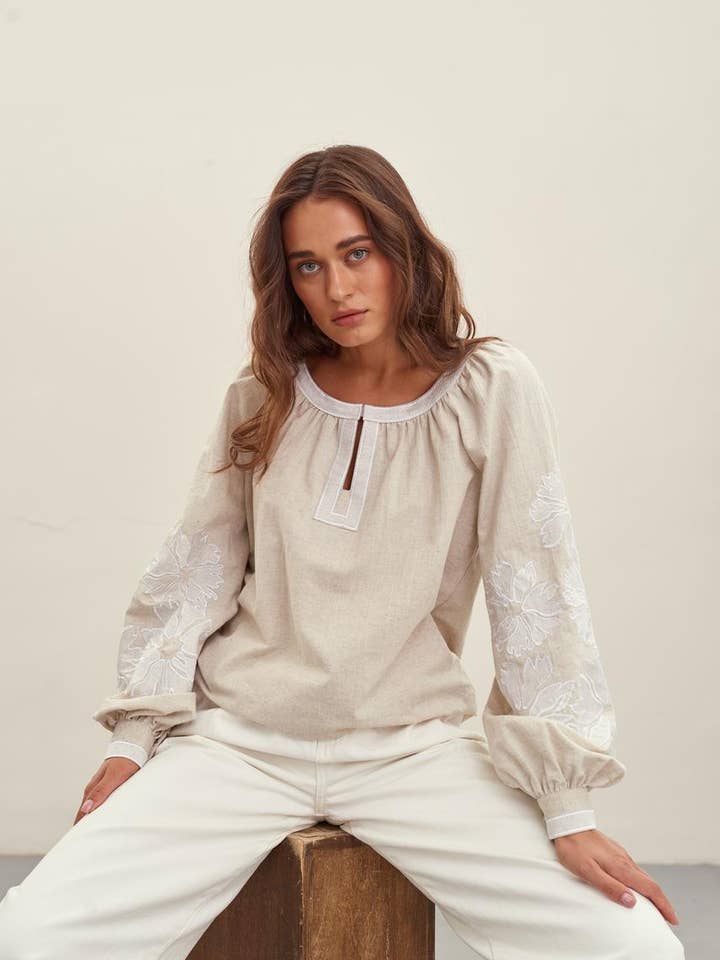 Broderet Bluse Malva Beige for engroshandel hos Handmade Originals Ukraine