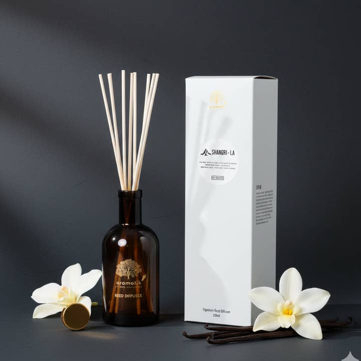 Shangri-La - Signatur Diffuser 200 ML (10 naturlige siv) for engroshandel hos Aromatik Australia