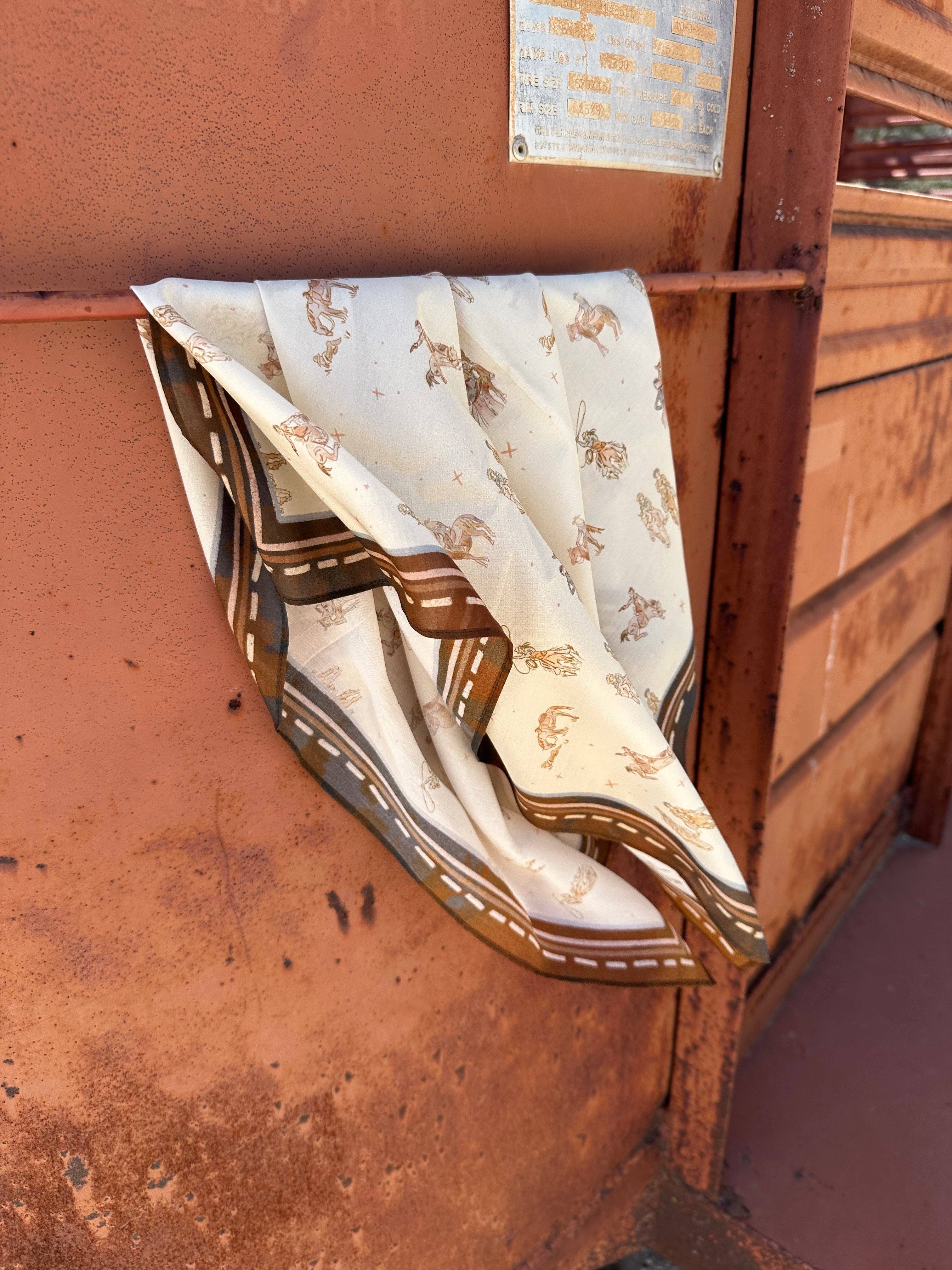 Tirzah Lane Art - Vente Écharpe – femme - Saddle Club Foulard en Soie Western Cowgirl Sauvage Artisan Cadeau4