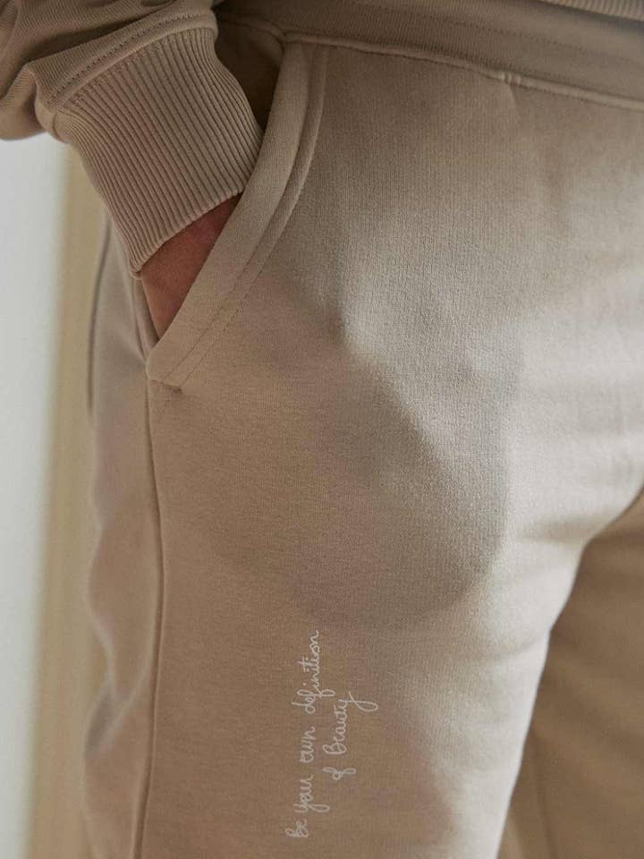 Self Love Sand Jogging, cotone biologico per la vendita all'ingrosso da parte di Leonor Roversi