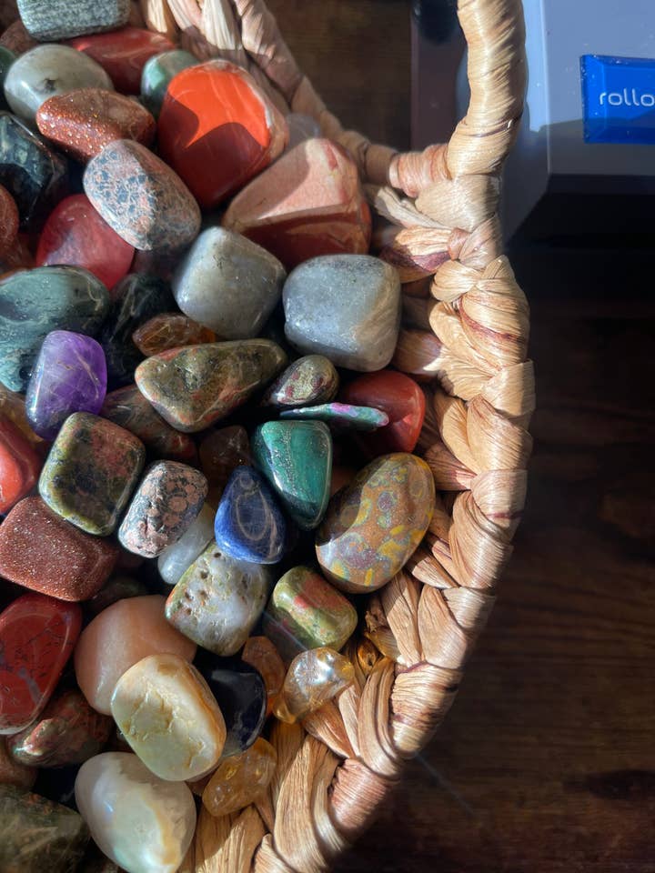 Crystal Confetti - Lucky Scoop With Assorted Tumbled Stones for wholesale by Tumbledshop