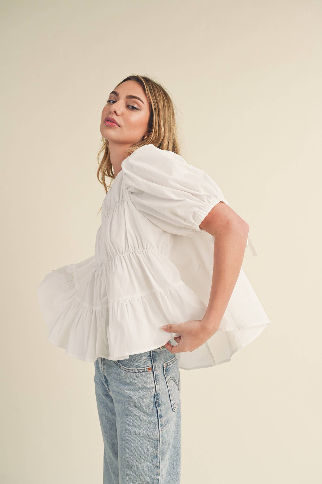 &MERCI - Wholesale Blouse - Women's - TIERED SHIRRING PUFF SLEEVE TOP MTP308150