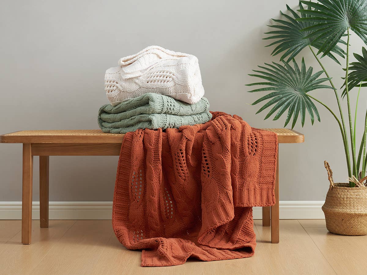 DreamValley - Wholesale Throw Blanket - AH Reversible Chenille Cable Knit Throw Blanket10