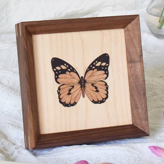 Bandeja de madera hecha a mano con forma de mariposa. Decoración de escritorio o pared para venta al por mayor de Senser Woodcraft