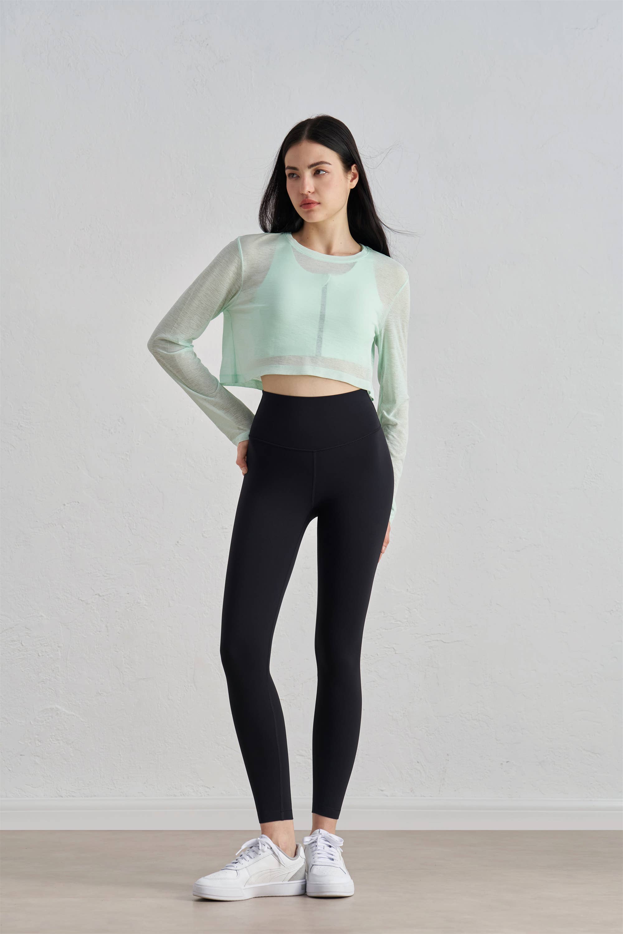 91thelabel - Wholesale Gebreide top - Dames - Lucia Sheer Lange Mouw Verkorte Cover-Up10