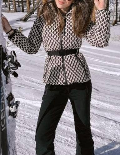 Rosa Clothing - Wholesale Coat - Women's - Printed hooded ski padded quilted jacket with belt12