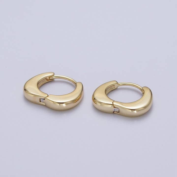 Minimalist Huggie Earring Gold Hoop Earring Modern Jewelry | AD-048 for wholesale by Aim Eternal