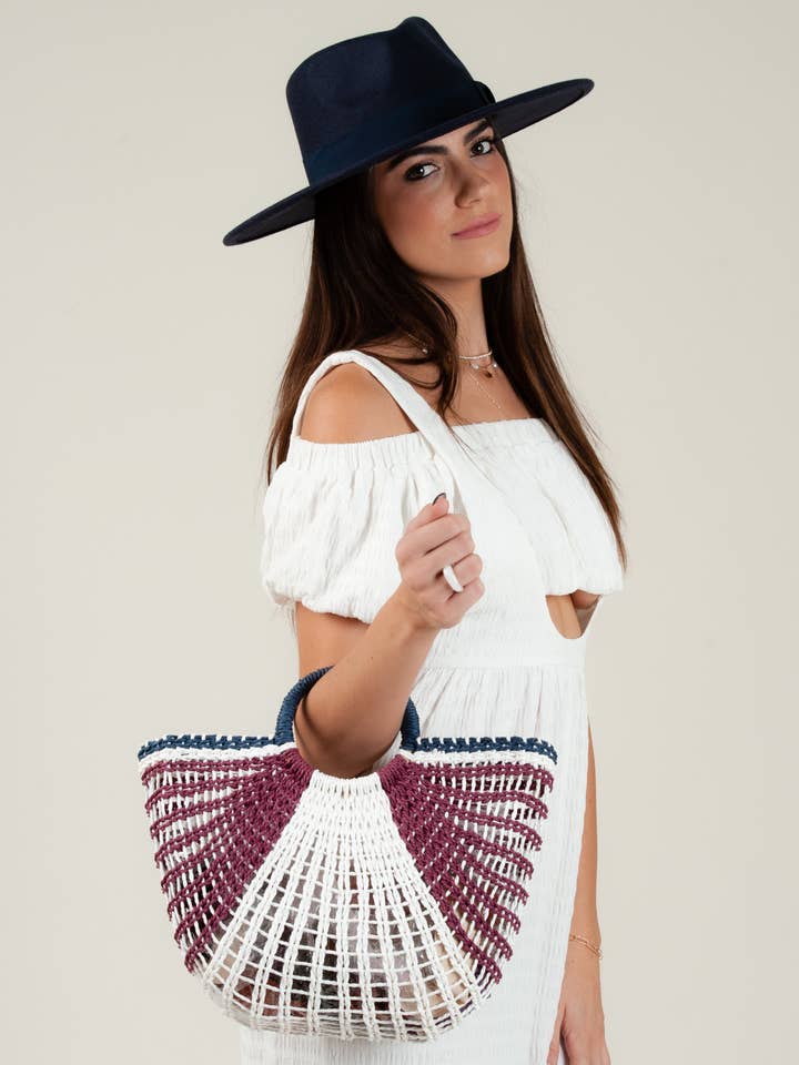 Sommarhalmpåse i halvmåneform med cirkelhandtag för wholesale av Lucca Couture