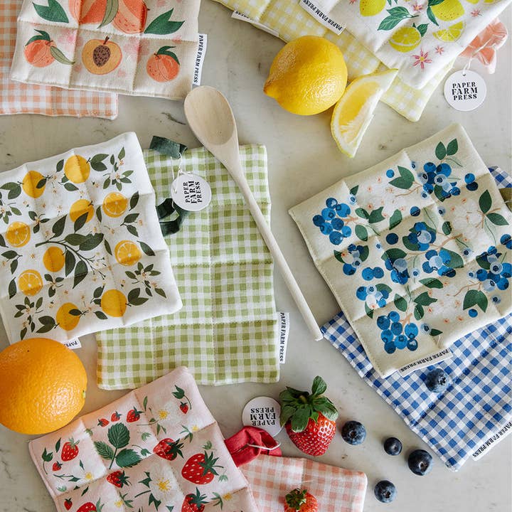 Paper Farm Press - Wholesale Oven Mitt/Pot Holder - Strawberry Patch Pot Holder Set2