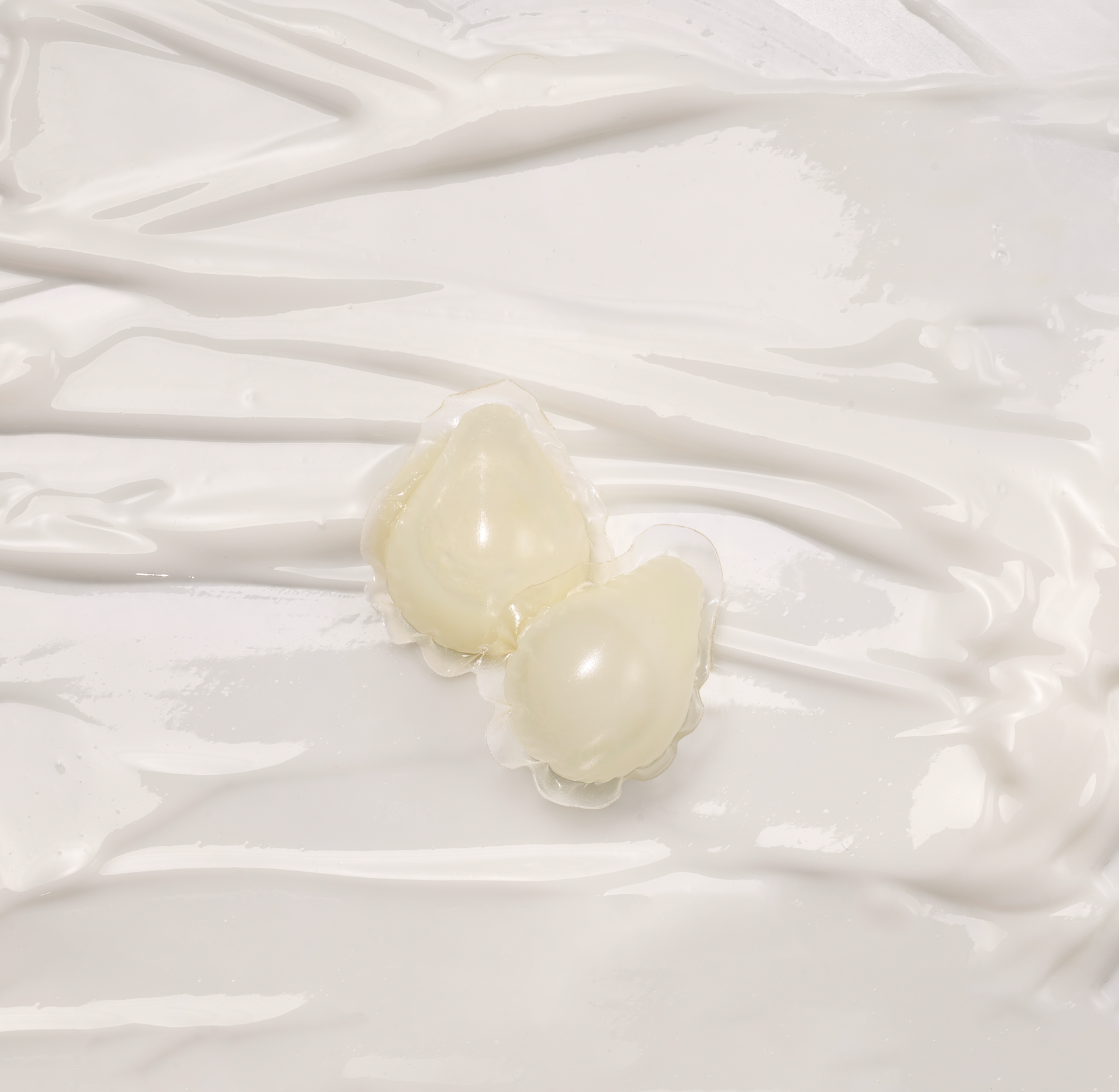 Izzy Beauty Inc - Wholesale Facial Serum/Concentrate - Refill Pods - Zero Waste Dew Bomb Glowy Hydra-milk2