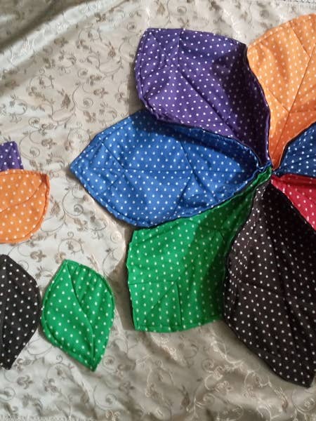 Ensemble de nappes à feuilles, décoration unique. LXC5 pour la vente par BLUE RIBBON ORNAMENTS