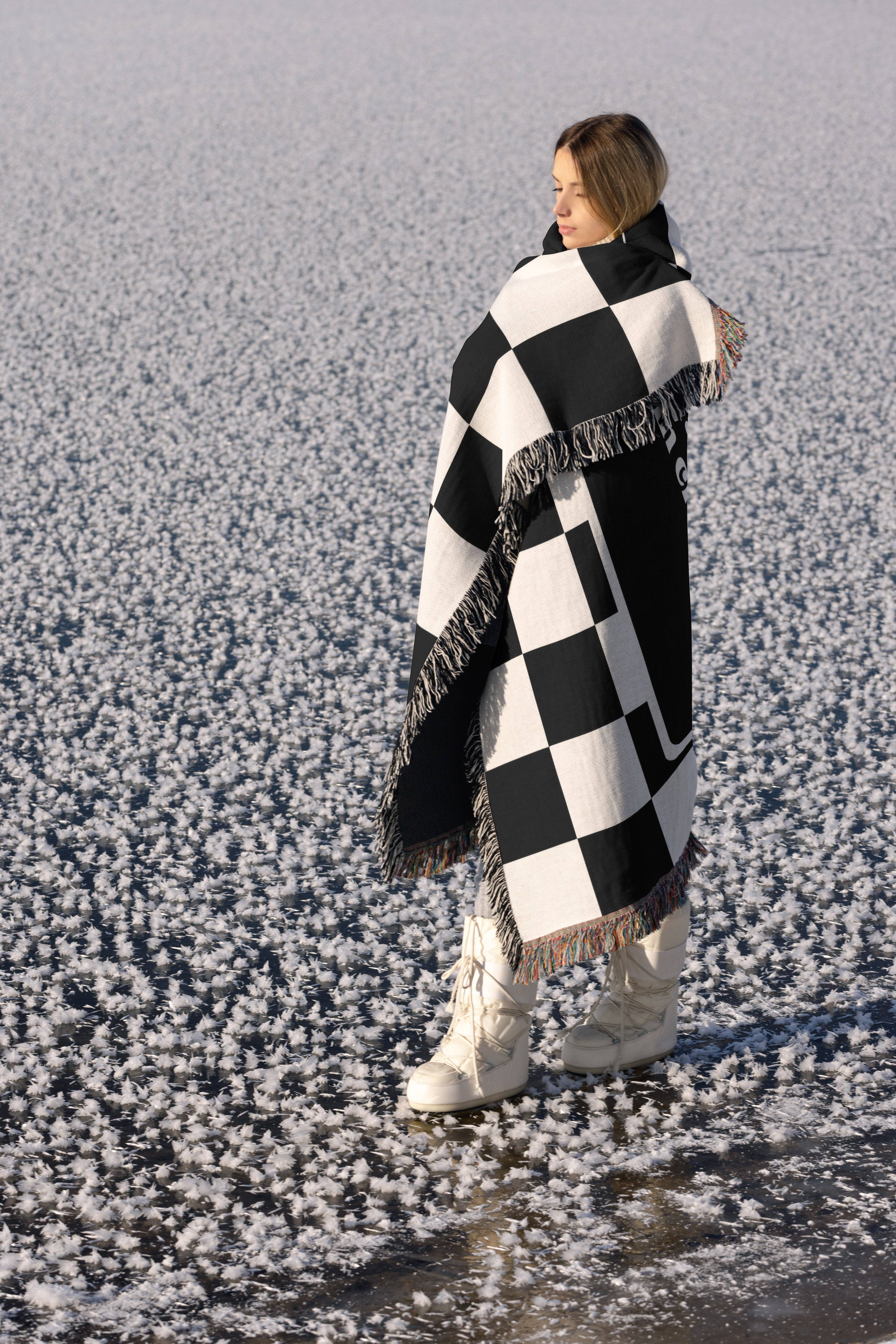 MagicMerchEmporium - Wholesale Throw Blanket - Honey, I Am the Main Character" Woven Throw Blanket3