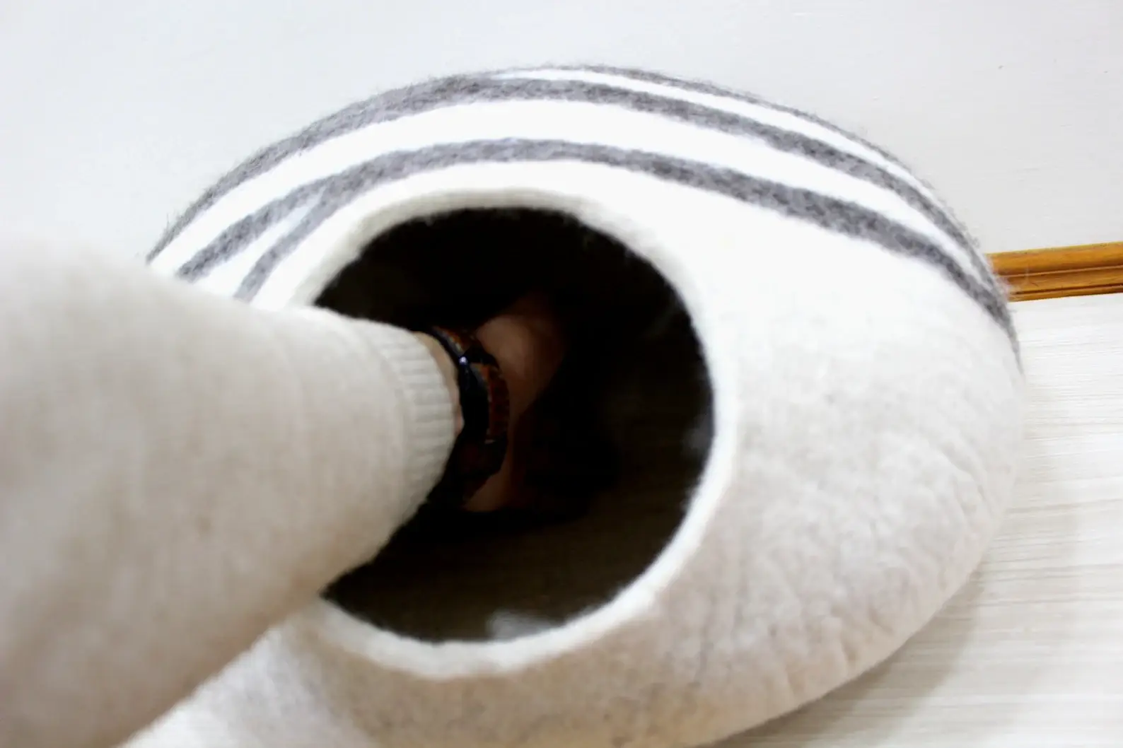 Woollyfelt – wholesale Pet cave – Cat/dog – Handmade Felt Cat Bed With 100% Pure Wool1