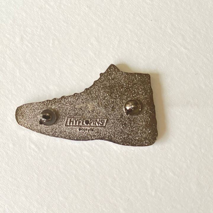 Hype Pins - Wholesale Lapel Pin/Button - Air Jordan 11 | Bred3