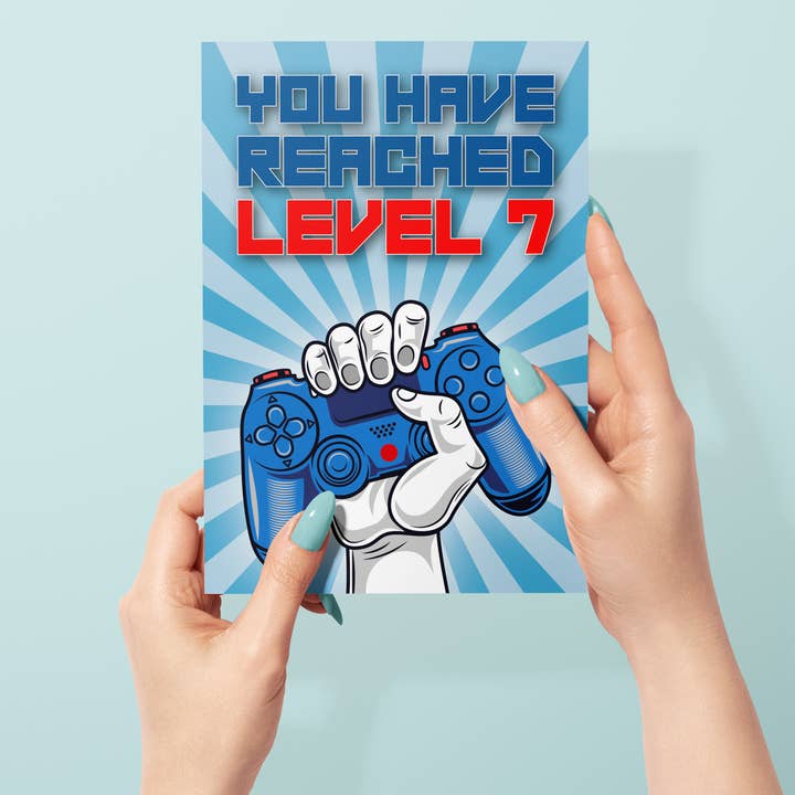 Biglietto di auguri per il 7° compleanno, hai raggiunto il livello 7 per la vendita all'ingrosso da parte di Mug Monster
