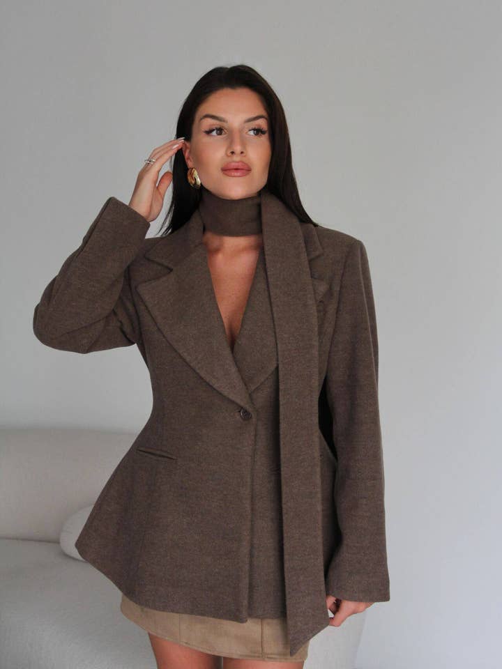 Slim Fit Wolblend Blazer met Sjaalkraag voor Dames - Chique Jas voor wholesale door Design company-Fatma Balkir