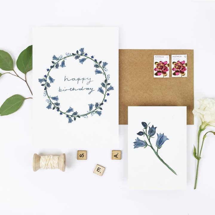 Happy Birthday Bluebells-kaart voor wholesale door Angela Savage Illustration