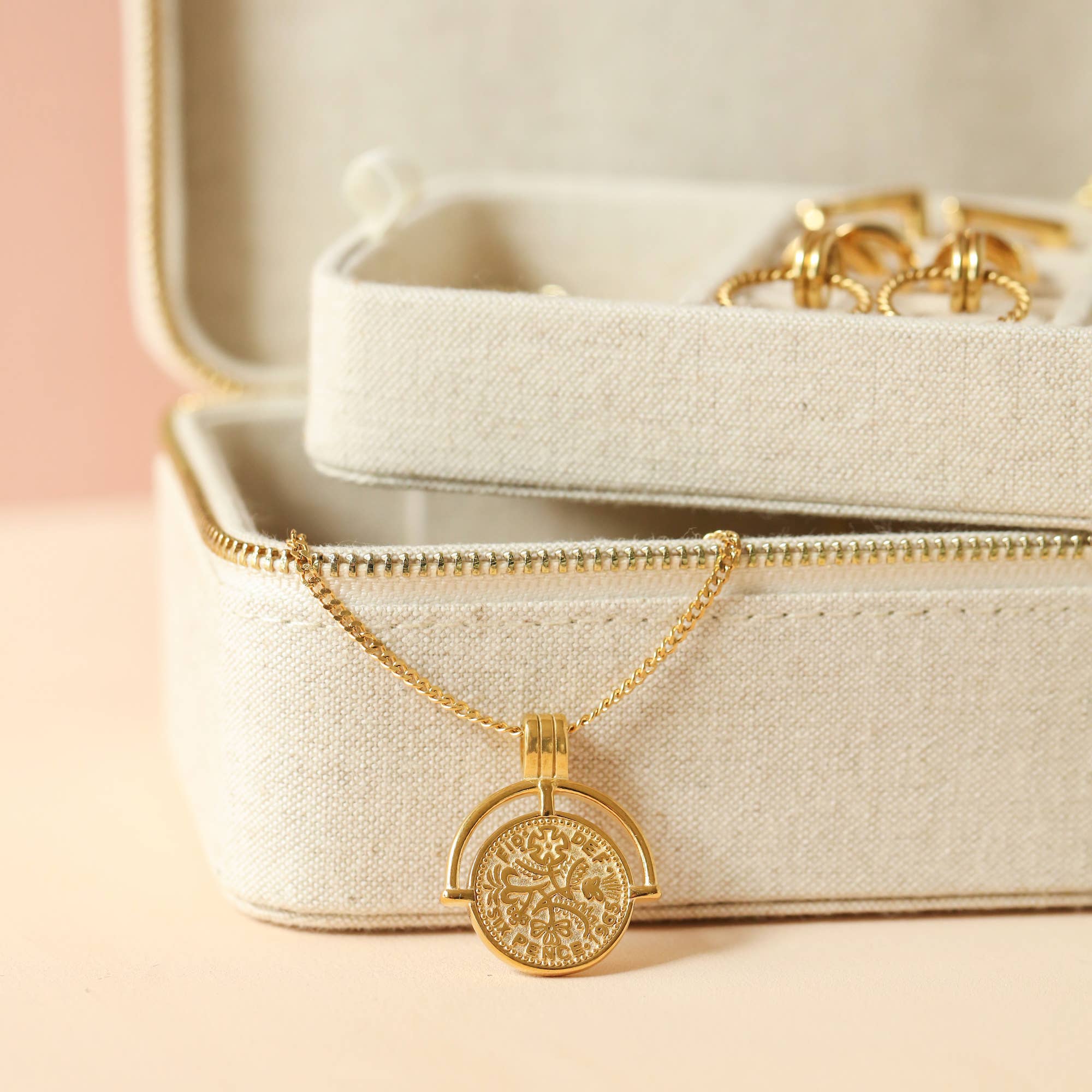 Lisa Angel - Wholesale Jewelry Box/Organizer - Natural Linen Jewellery Case3