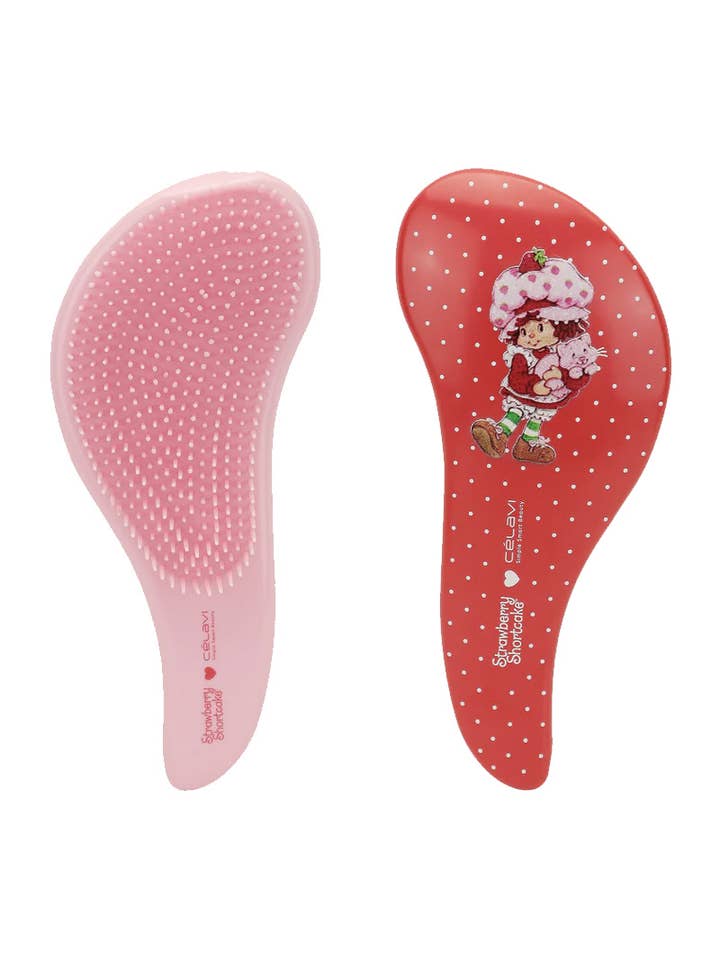 Celavi SS45547 Strawberry Shortcake Detangling Brush - 12 for wholesale by PINEAPPLE Beauty