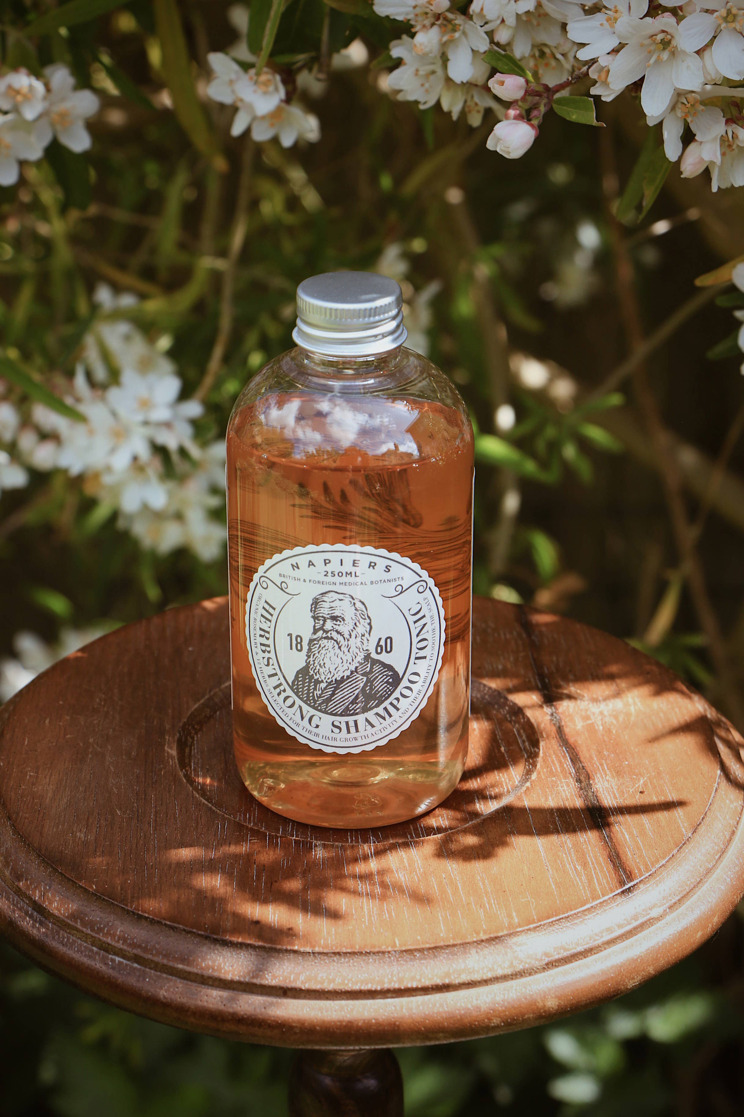 Napiers – Großhandel Haarshampoos – Napiers Herbstrong Shampoo Tonic mit Rosmarin und 12 Kräutern4