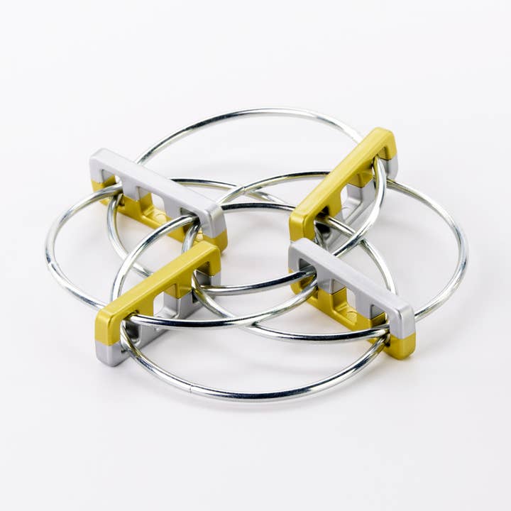 Anneaux Abraka pour la vente par Beyond123