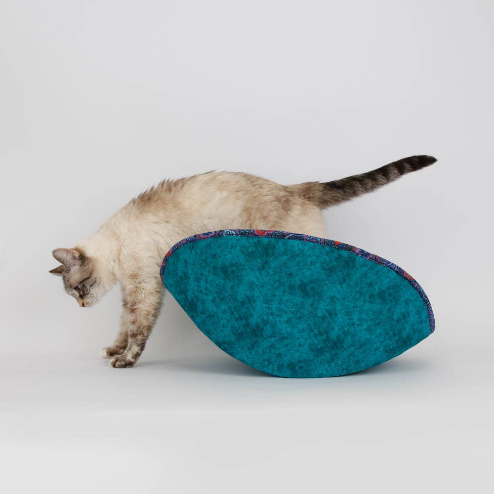 The Cat Ball - Wholesale Pet Bed - Cat/Dog - Jumbo Cat Canoe Bed - Taco-Shaped Nest for Cats and Dogs11