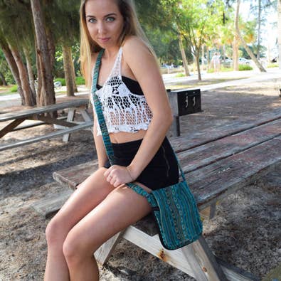 Earth Divas - Wholesale Crossbody Bag - Women's - Striped Expandable Passport Sling Bag5