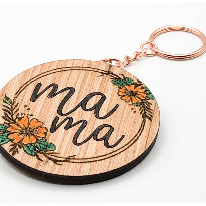 The Blended Nest – Großhandel Schlüsselanhänger – Damen – Mama Schlüsselanhänger — Holz-Schlüsselanhänger mit Gravur — Geschenk für sie — Muttertagsgeschenk — Geldbörse-Charm — Geschenk für Mama — Geschenk für Mama — kleines Geschenk für Mama8
