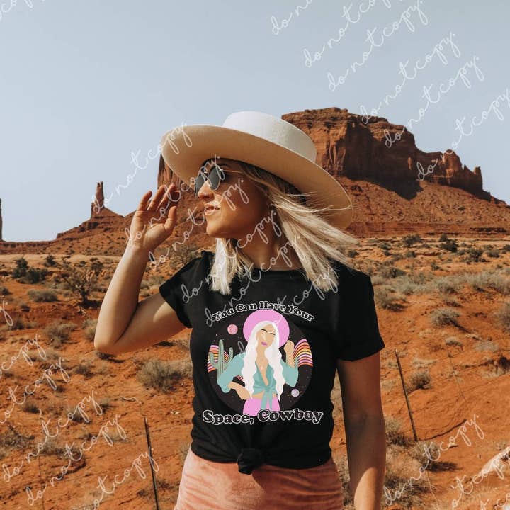 Space Cowboy, Space cowboyshirt, Cosmic cowgirl-shirt voor wholesale door The Babe Cave Co