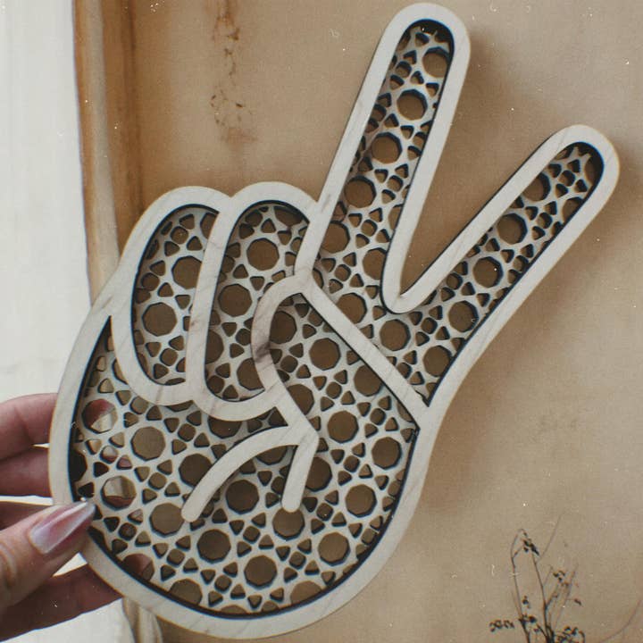 GoneWestDesigns – wholesale Väggkonst i trä – Peace Wood Rotting Retro skylt