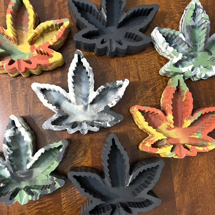 Concrete Leaf Ashtray - Home Decor - Handmade for wholesale by Storcks Designs