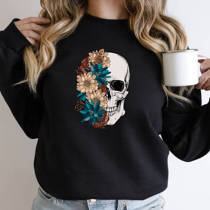 Sweatshirt Floral Skull - Halloween pour la vente par Bella Bean Studios