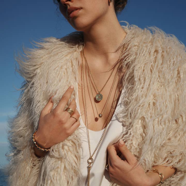 A&C Oslo - Wholesale Pendant/charm necklace - Shimmer gold tassel necklace1