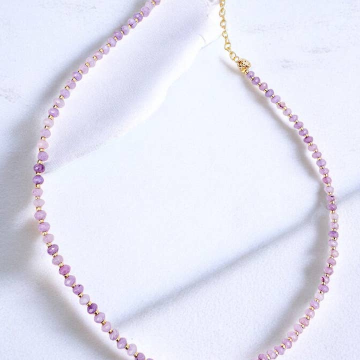 ETHICGOODS – wholesale Pärlband/Pärlhalsband – Fasetterat stenhalsband