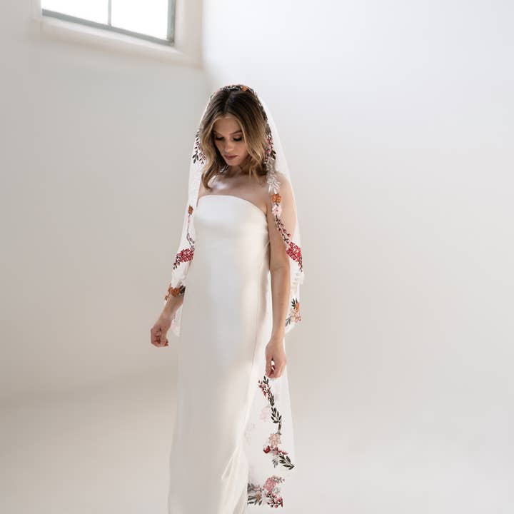 Heirloom Bridal Company - Wholesale Veil - Women's - Dahlia Veil - FW25-0050